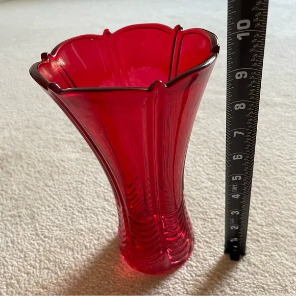 Glass Vase 10” Tall With 5” Opening For a Beautiful Bouquet of Flowers Red - Picture 4 of 12